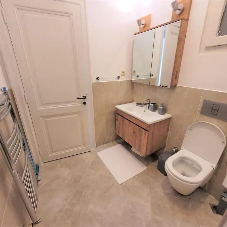 Spacious 3br At Taksim Estambul